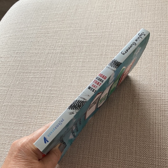 Road Signs that Say West by Sylvia Gunnery, in good condition - Picture 3 of 3